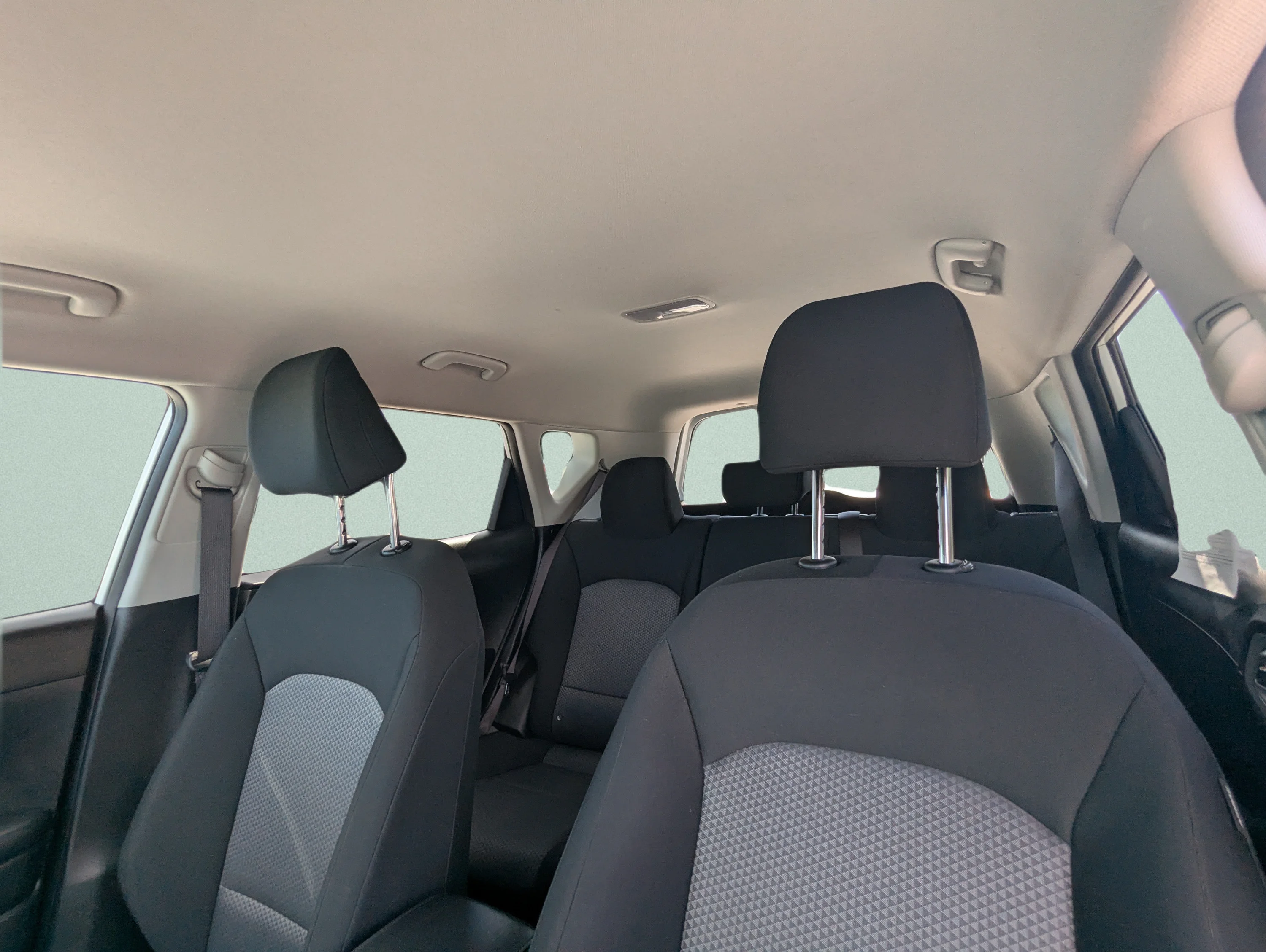 Used 2024 Snow White Pearl Kia LX image 29