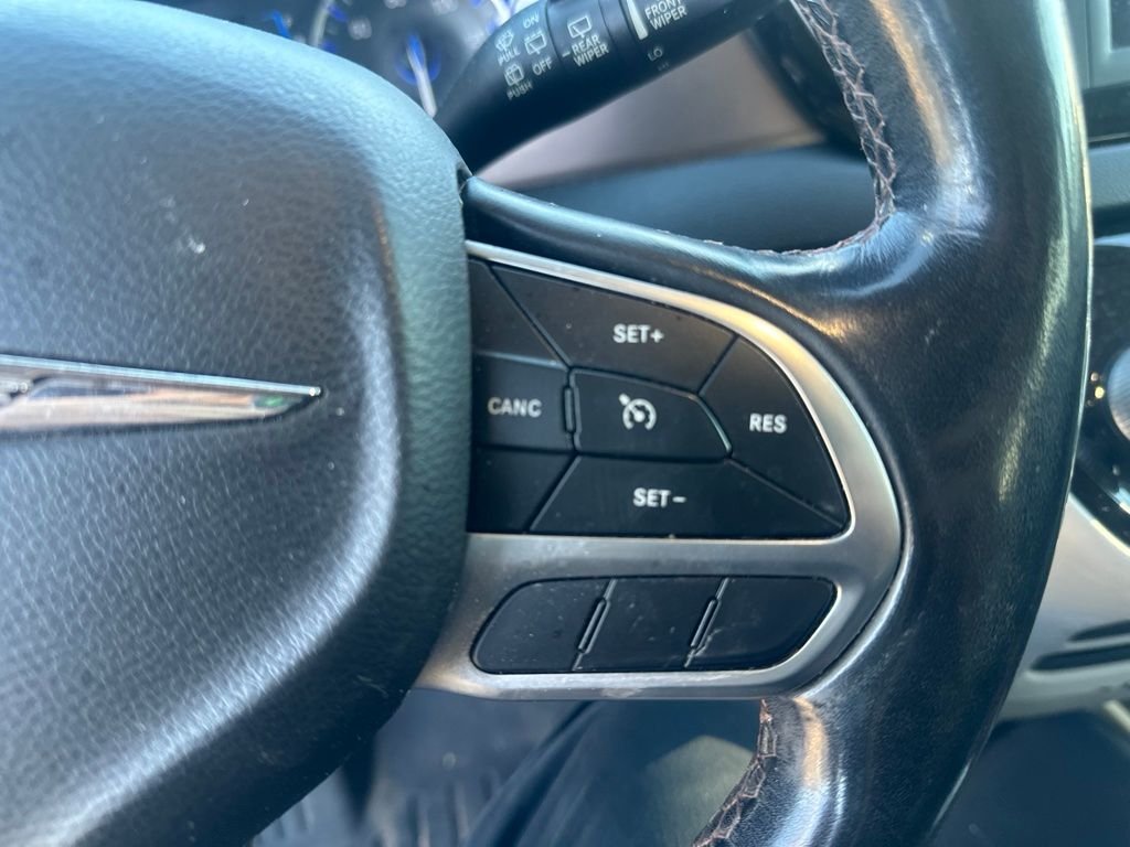 Used 2019 Red Chrysler Touring L image 12