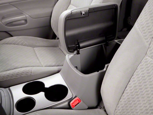 Used 2010 Silver Toyota  image 17