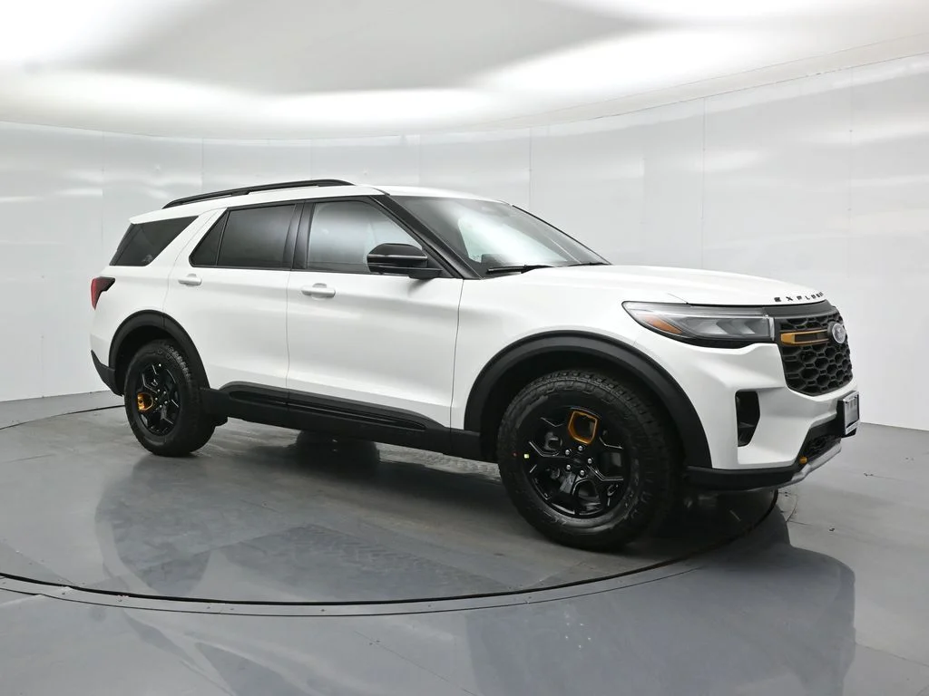 New 2026 Star White Metallic Tri-Coat Ford Tremor image 26