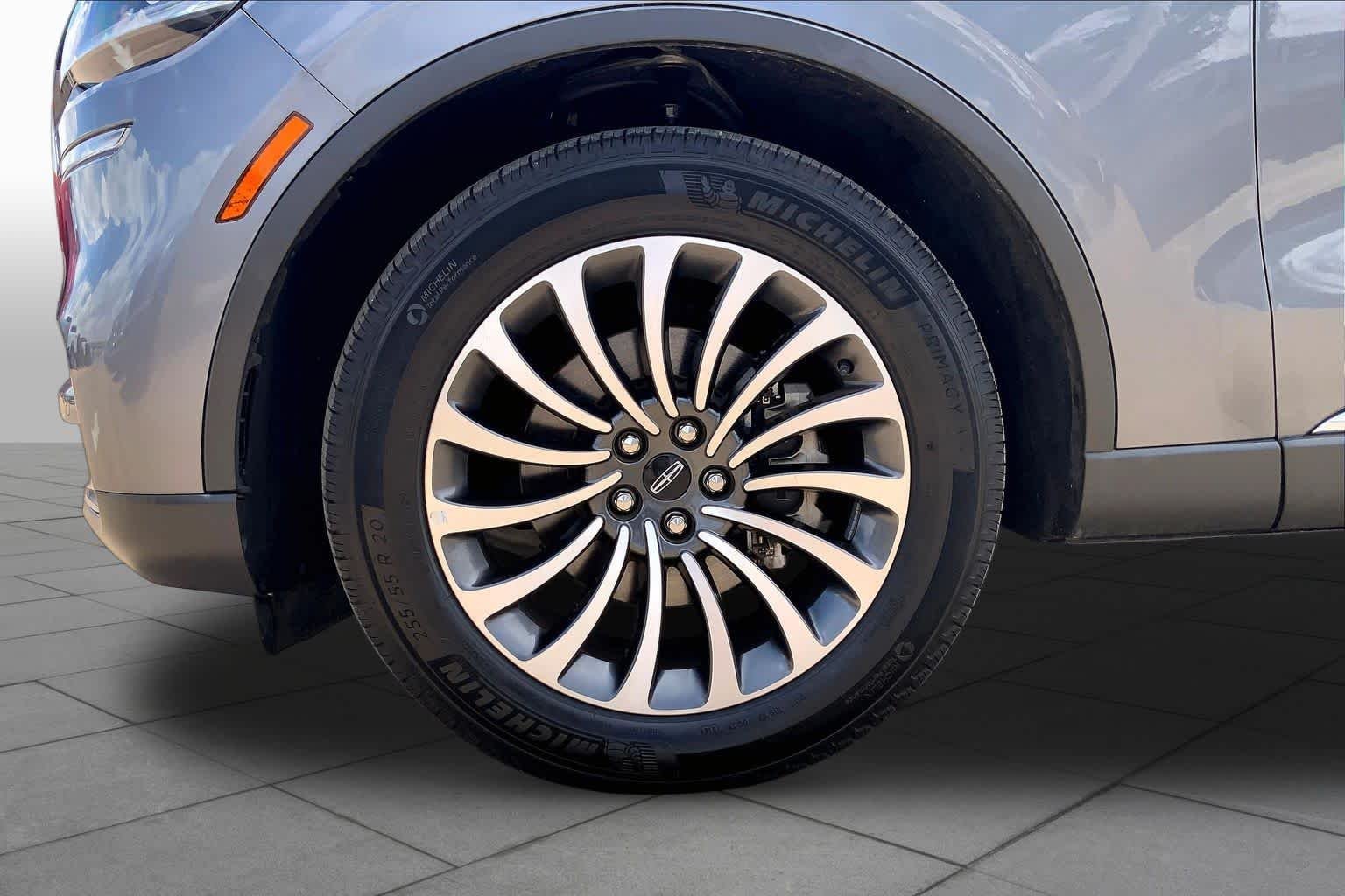 Used 2022 Asher Gray Metallic Clearcoat Lincoln Reserve image 11