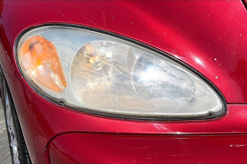 Used 2005 Red Chrysler Touring image 29