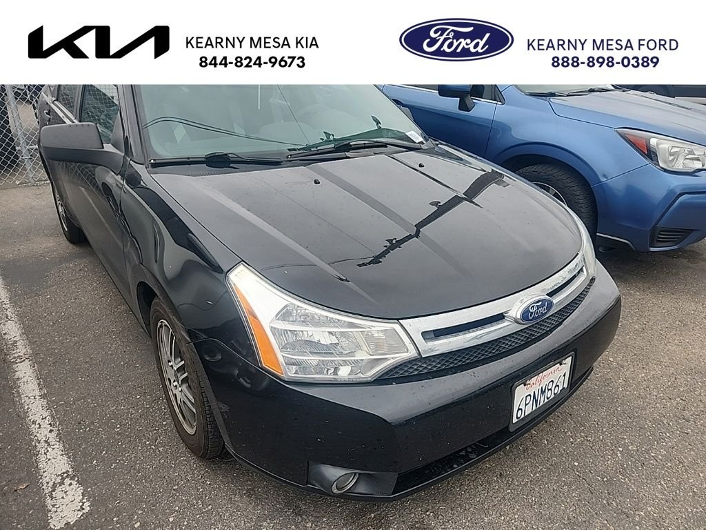 2011 Ford Focus SE's photo