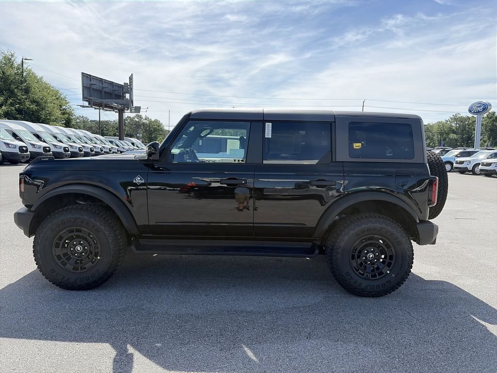 New 2026 Shadow Black Ford Outer Banks® image 4