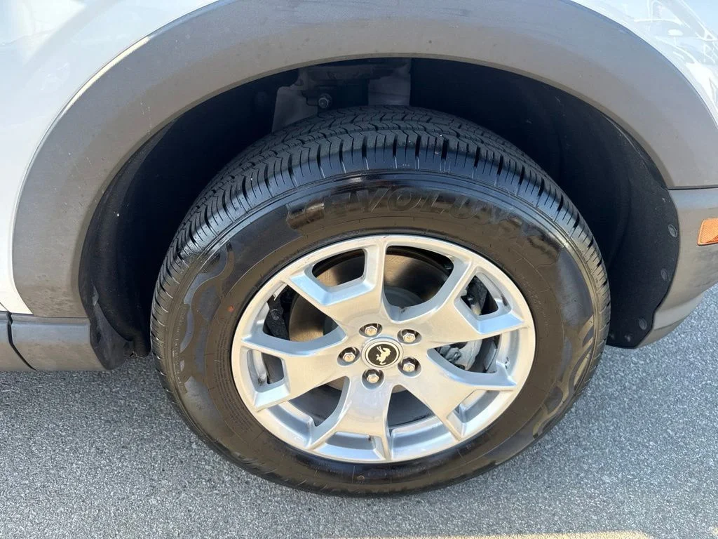 Used 2022 White Ford Base image 9