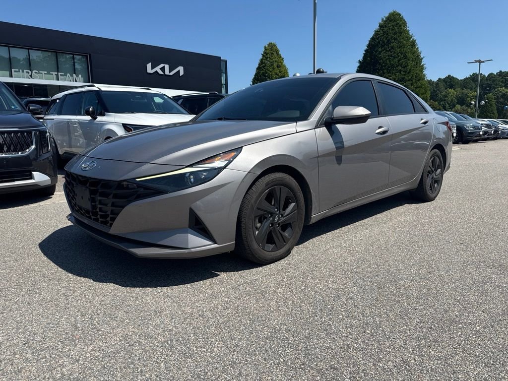 Used 2021 Silver Hyundai Blue image 2