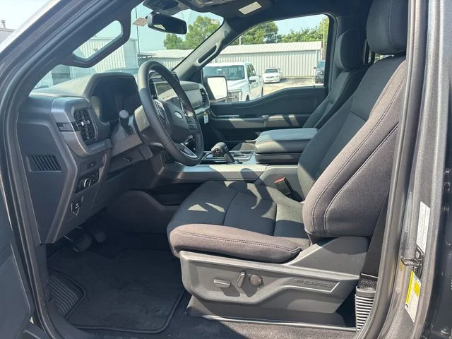 New 2026 Carbonized Gray Metallic Ford XLT image 9