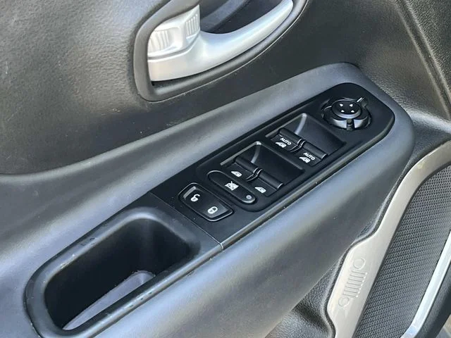 Used 2023 Black Jeep Latitude image 26