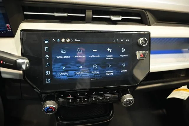 2027 Chevrolet Bolt RS - Photo 16