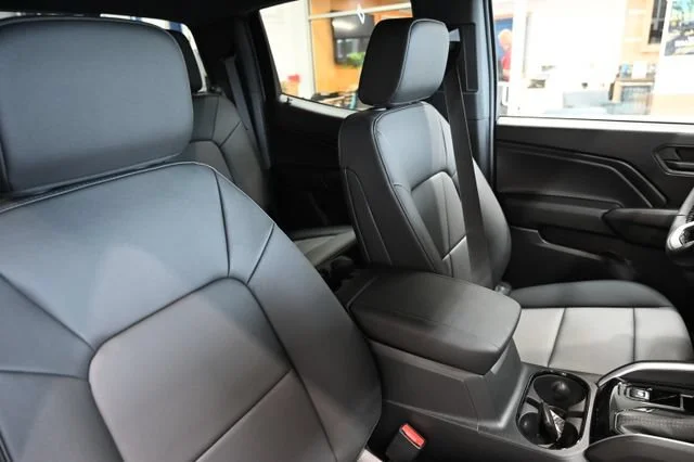 2026 Chevrolet Colorado Trail Boss - Photo 10