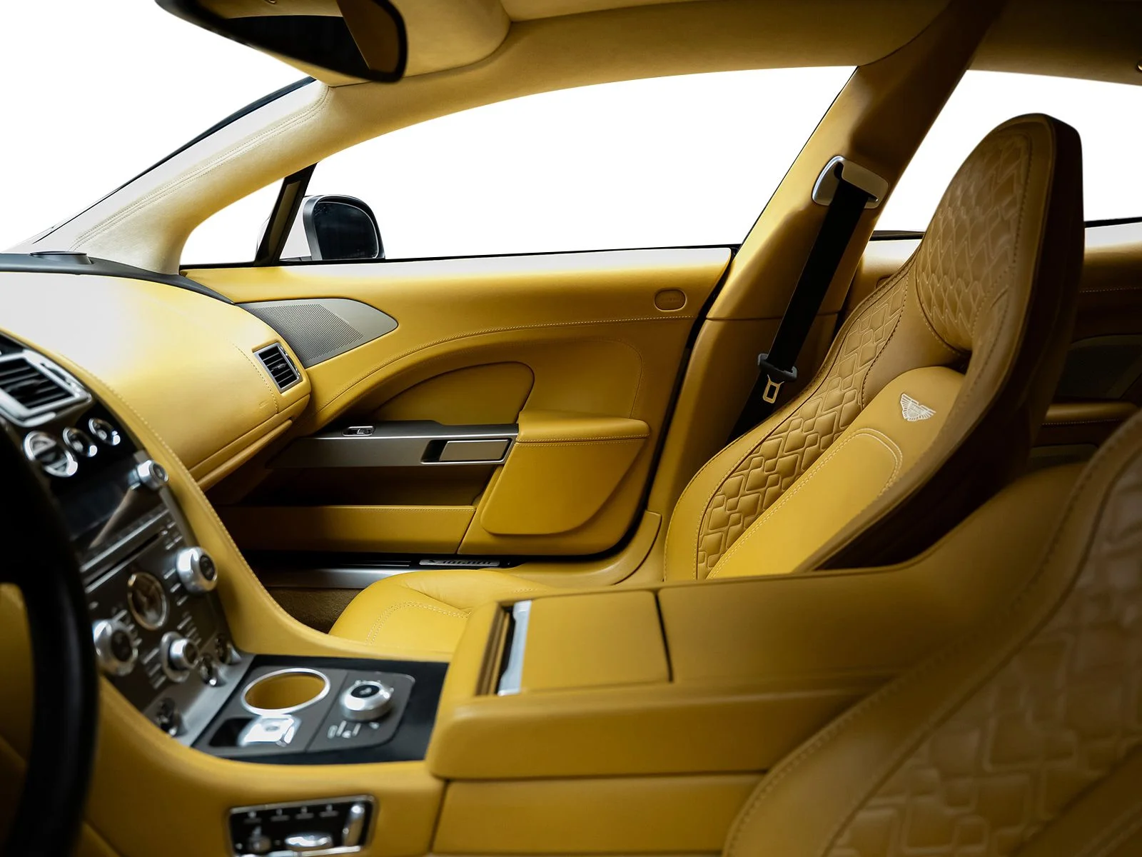 Used 2015 White Aston Martin Base image 57