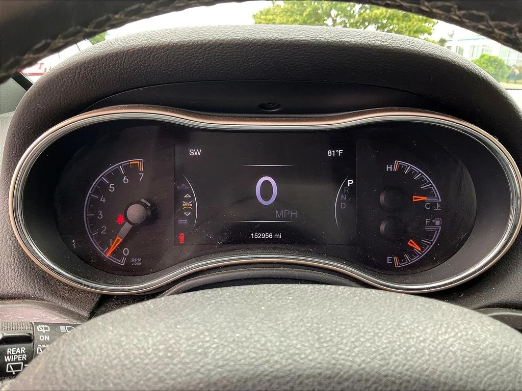 Used 2016 Silver Jeep Laredo image 8