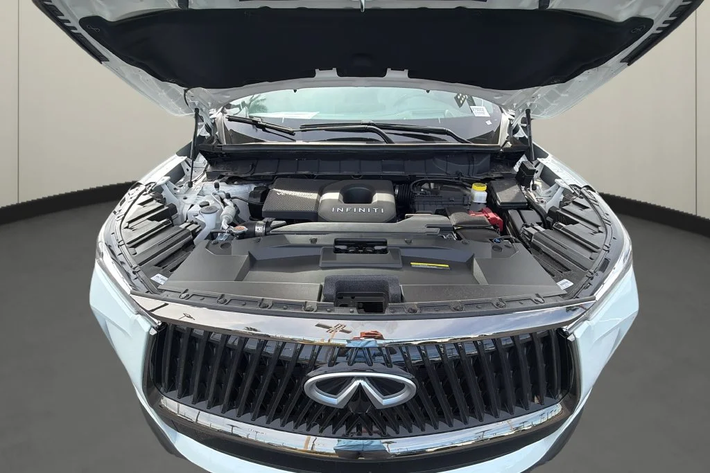 New 2027 2T RAD WHT INFINITI Autograph AWD image 9