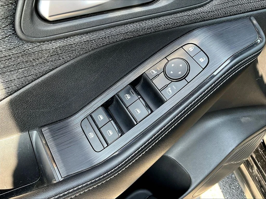 Used 2023 Black Nissan SV image 19