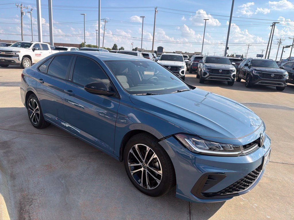 Used 2025 Monterey Blue Volkswagen 1.5T Sport image 3