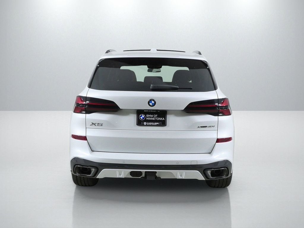 New 2026 Mineral White Metallic BMW xDrive40i image 10