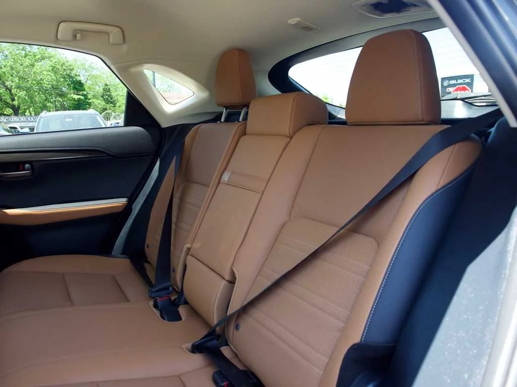 2021 Lexus NX 300 - Photo 21