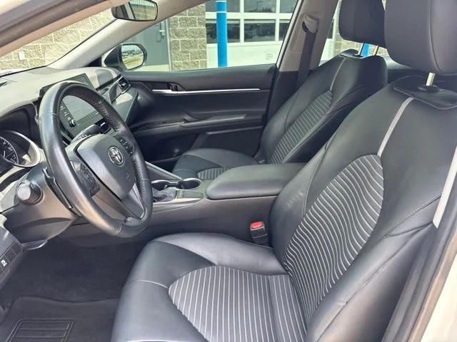 Used 2023 White Toyota SE image 12