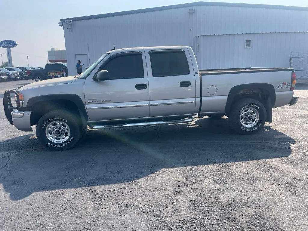 Used 2004 Silver GMC SLT image 3