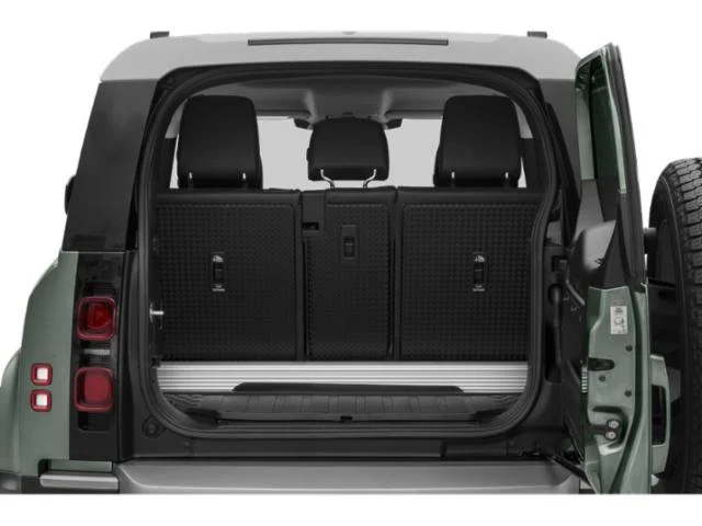 Used 2022  Land Rover S image 14
