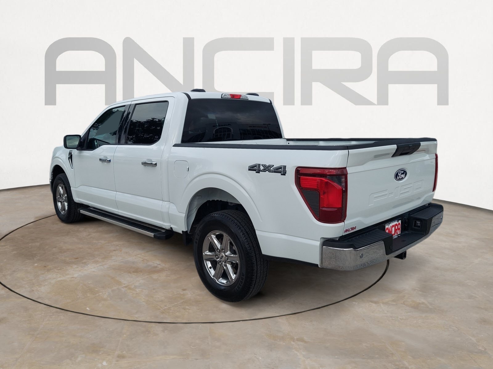 Used 2025 Oxford White Ford XLT image 8