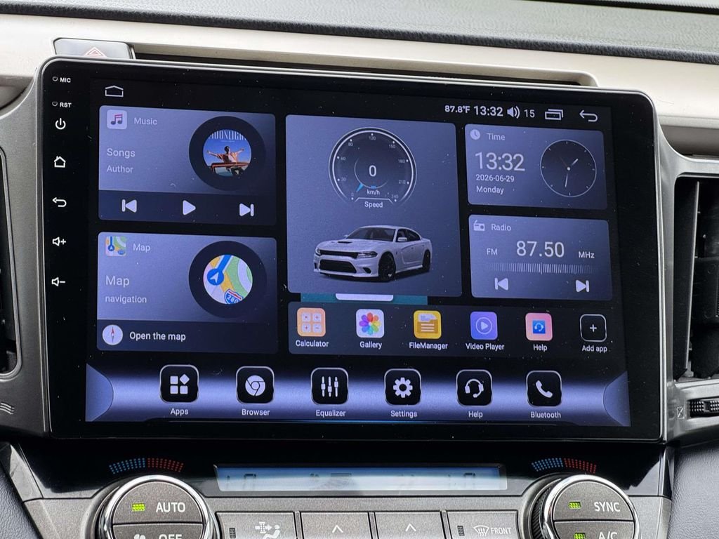 Used 2014 Black Toyota XLE image 3