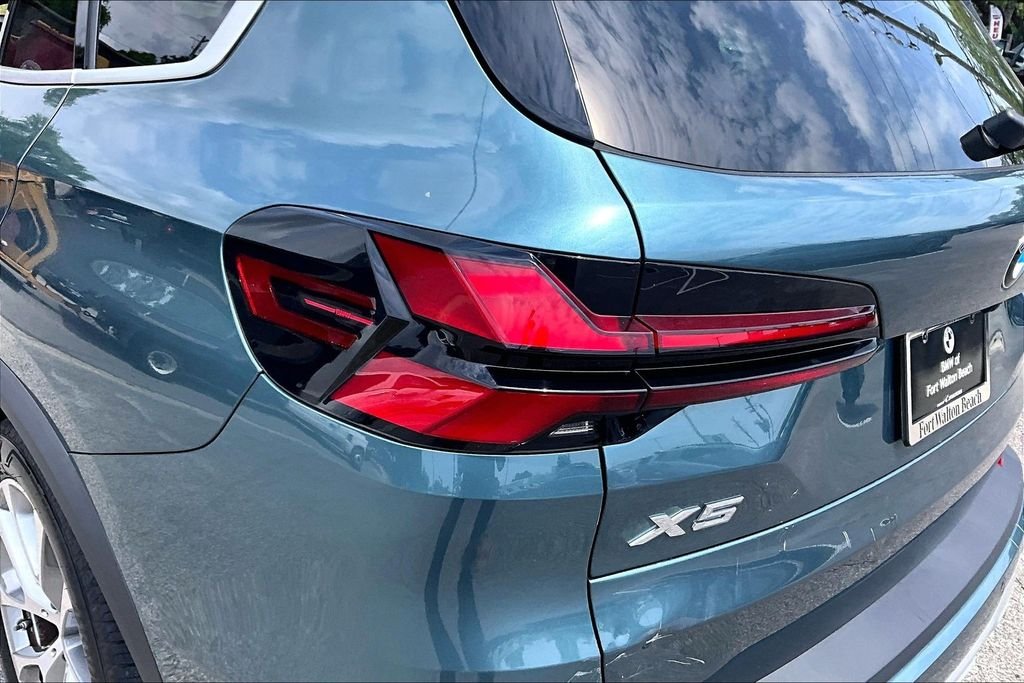 Used 2024 Blue BMW xDrive40i image 20