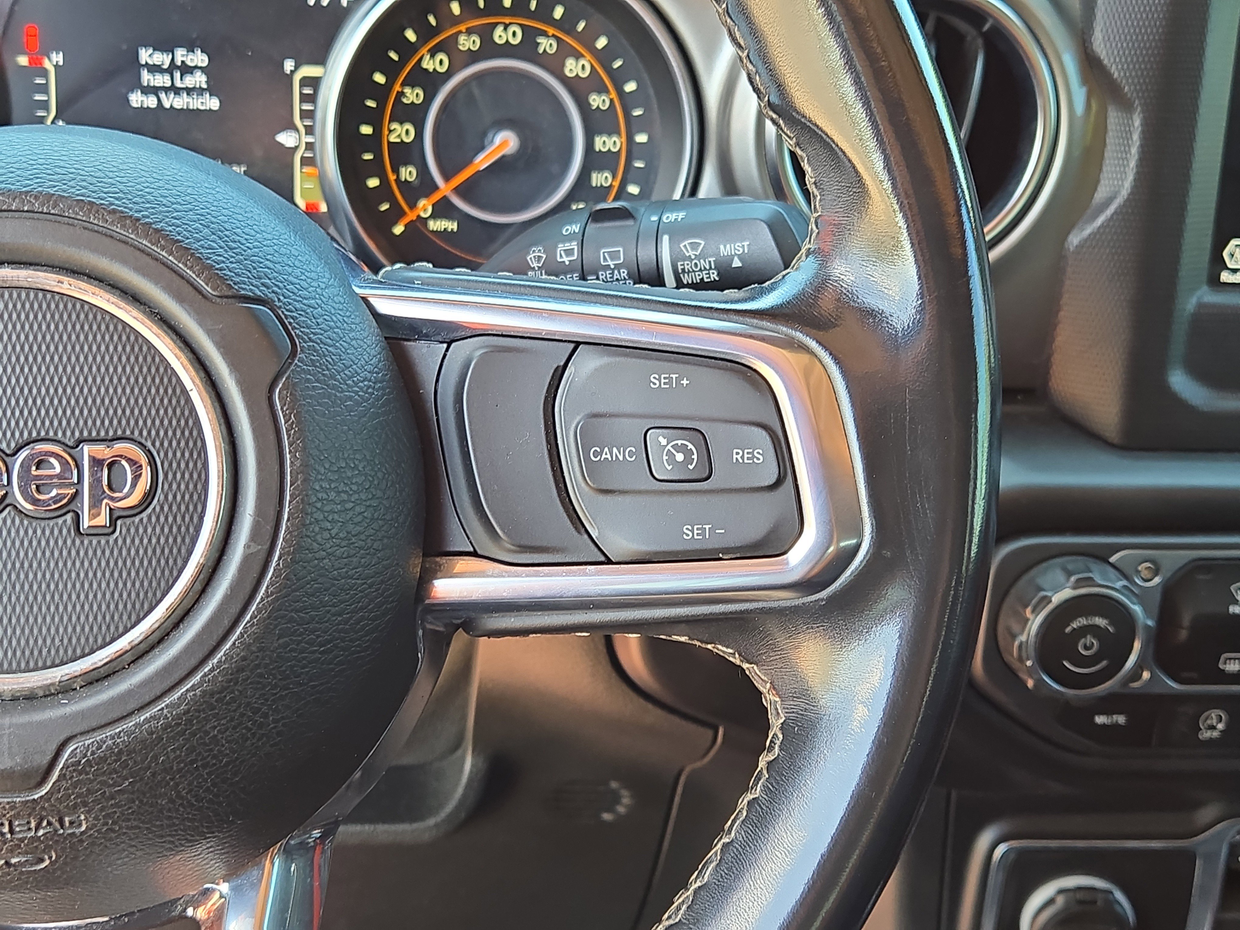 Used 2020 Punkn Metallic Clearcoat Jeep Sahara image 28