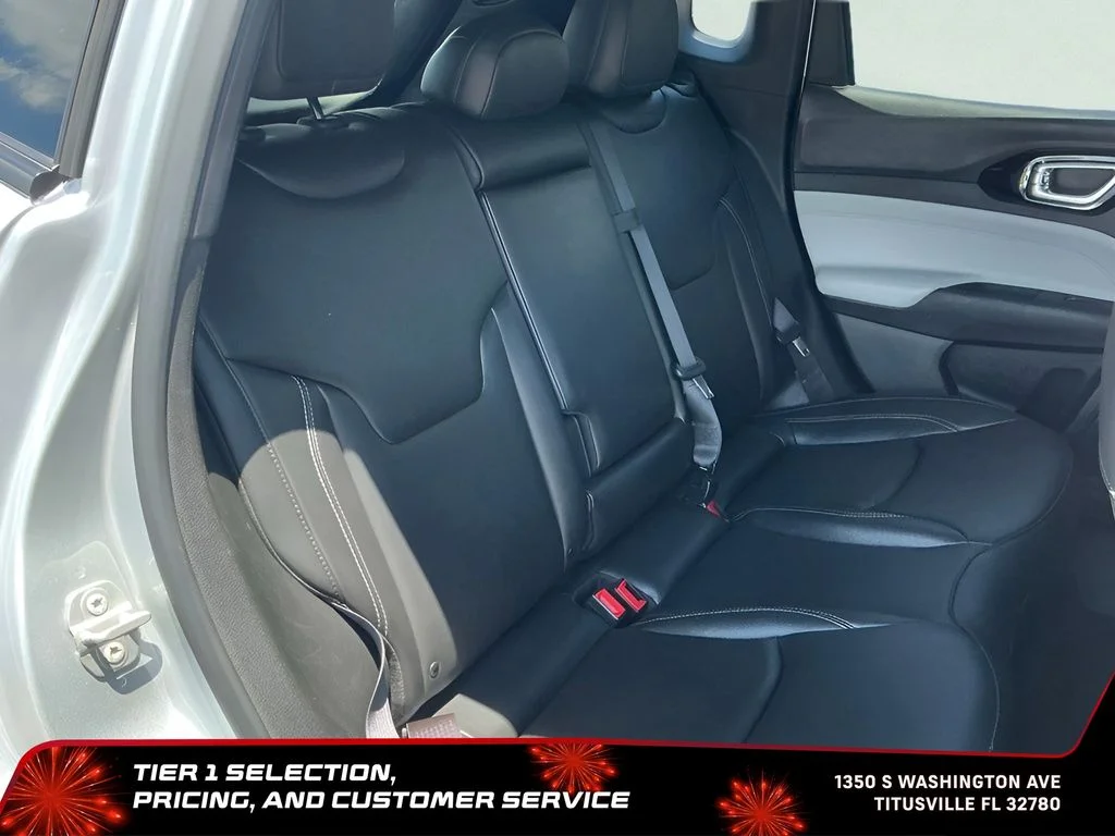 Used 2025 Silver Jeep Limited image 19