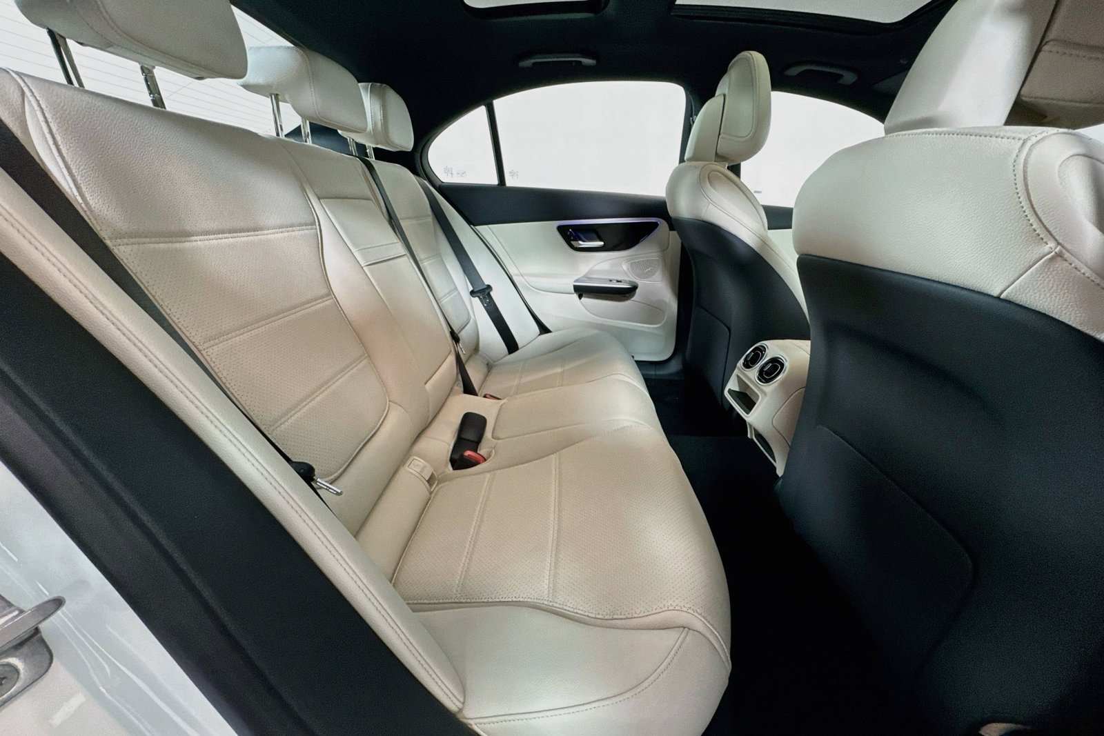 New 2026 Polar White Mercedes-Benz C 300 image 25