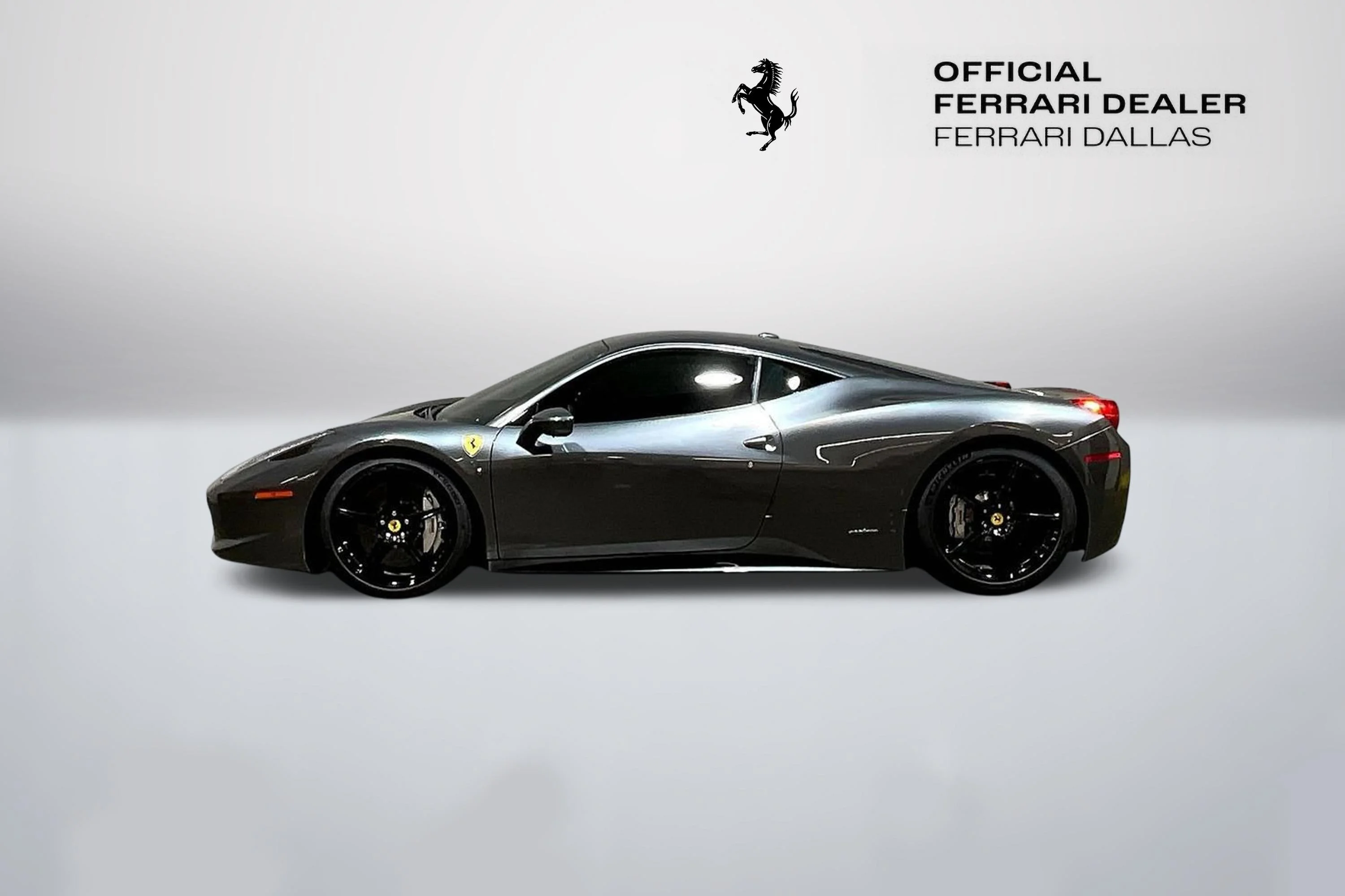 Used 2015 Grigio Silverstone Ferrari  image 8