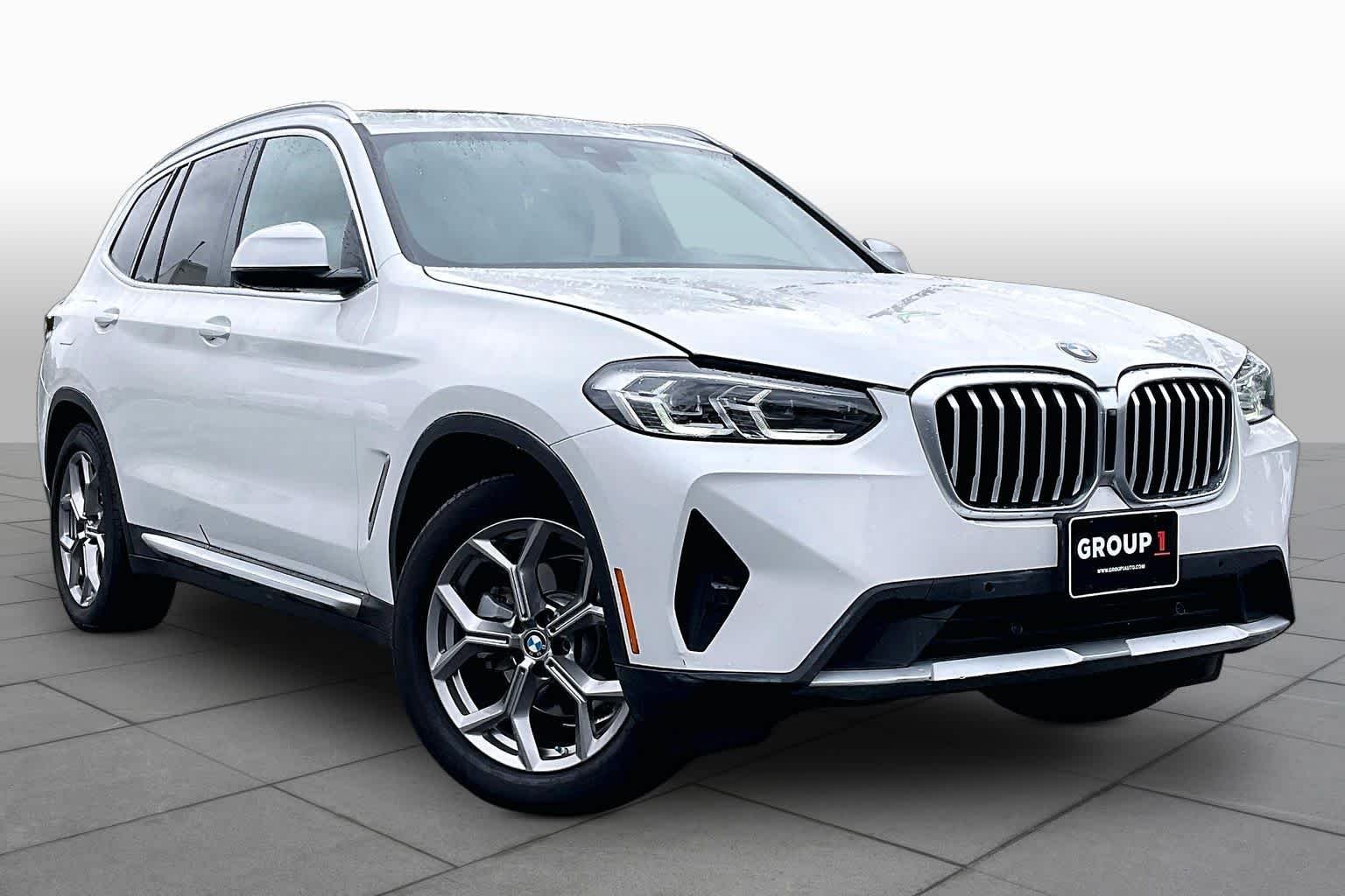 Used 2022 Mineral White Metallic BMW xDrive30i image 2