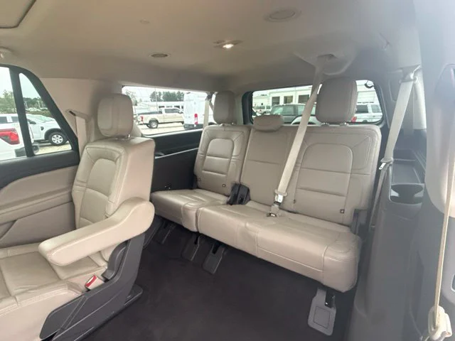 Used 2023 Silver Lincoln Reserve image 14