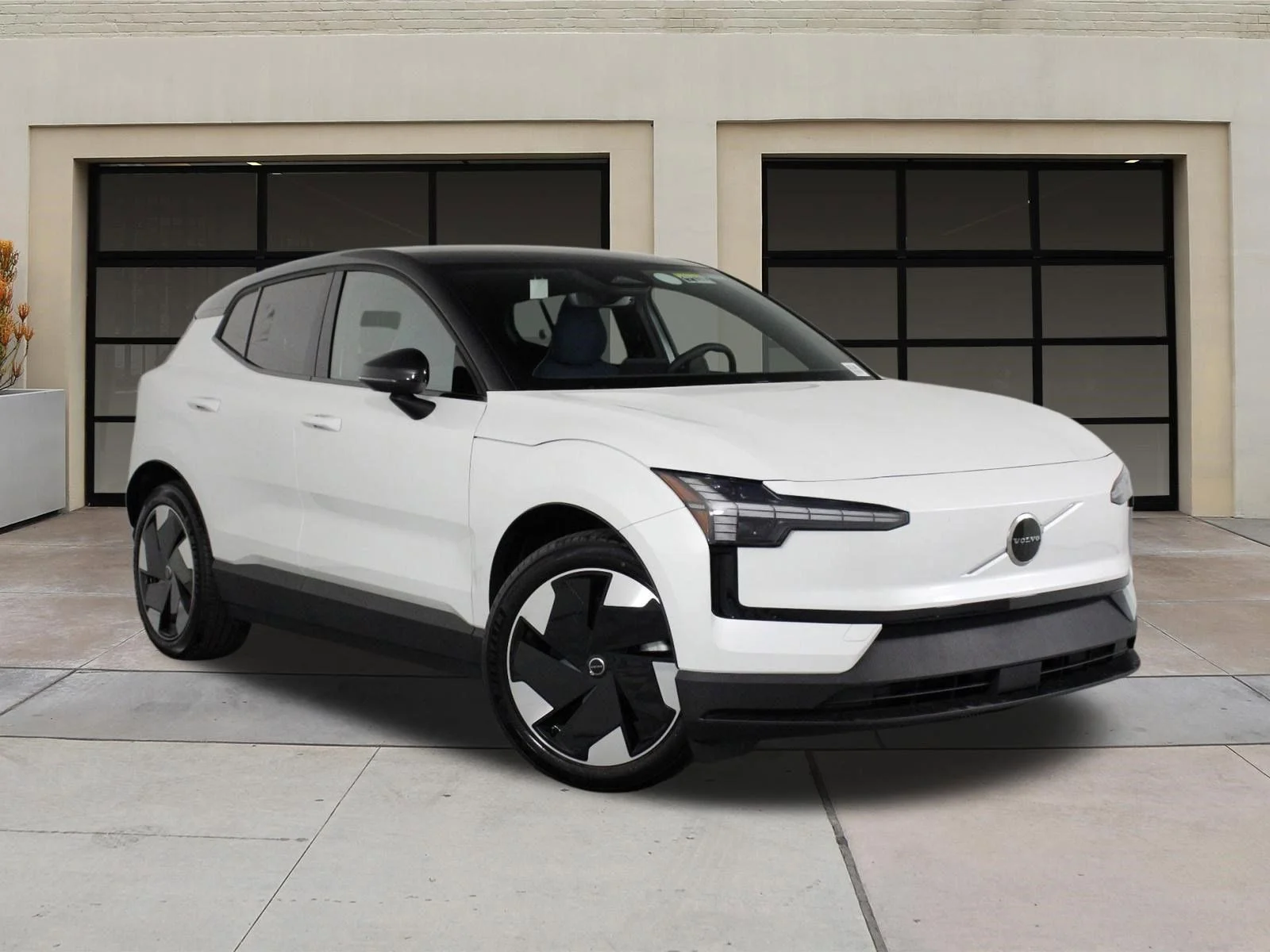 2025 Volvo EX30 Plus - Photo 18