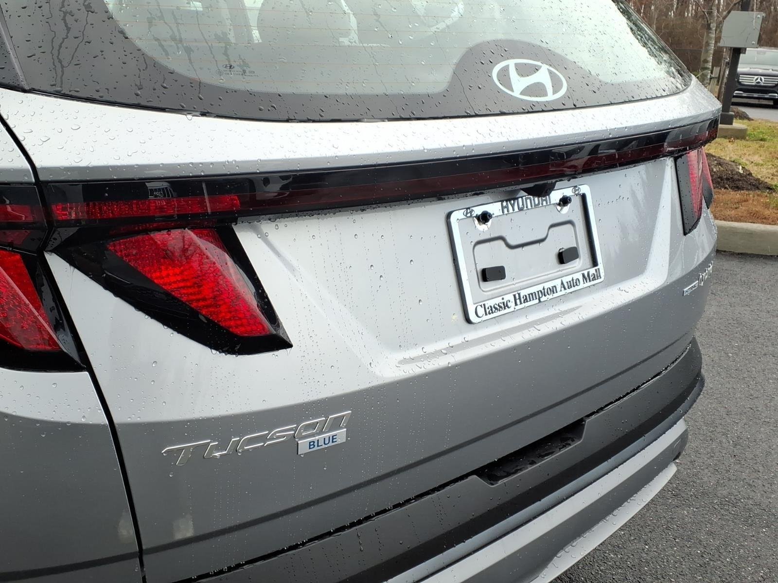 New 2026 Shimmering Silver Hyundai Blue SE image 9