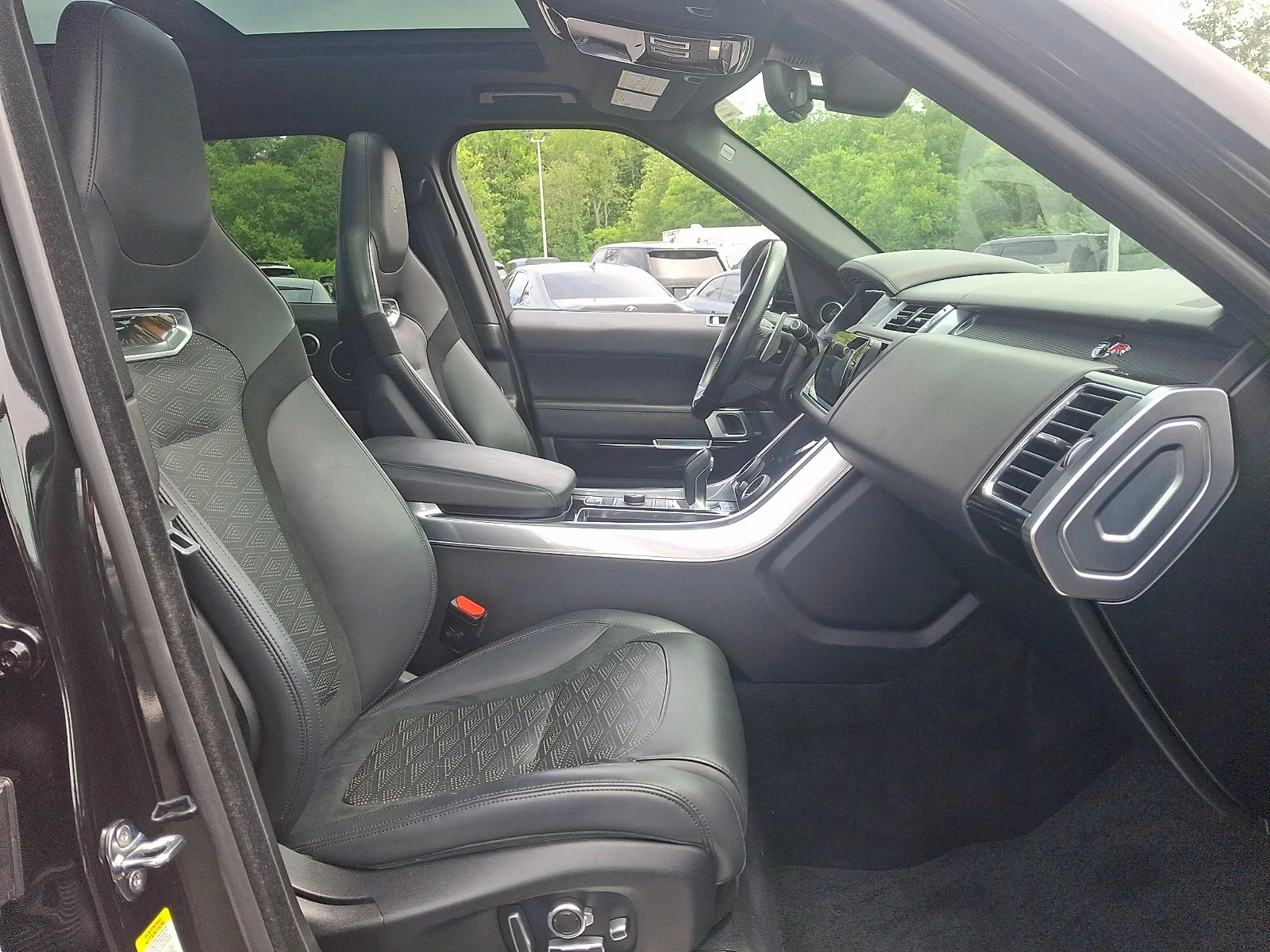 Used 2020 Black Land Rover SVR image 25