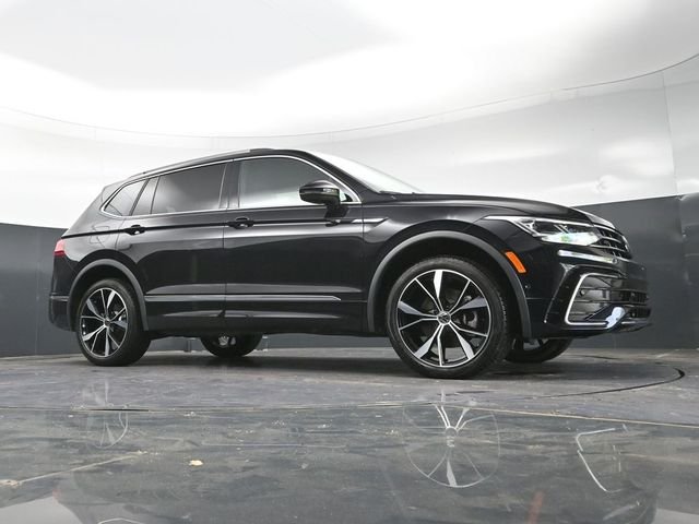 Used 2024 Deep Black Pearl Volkswagen 2.0T SEL R-Line image 34