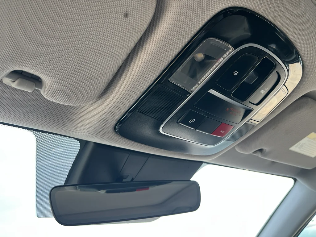 Used 2025 Serenity White Hyundai SEL Convenience image 38
