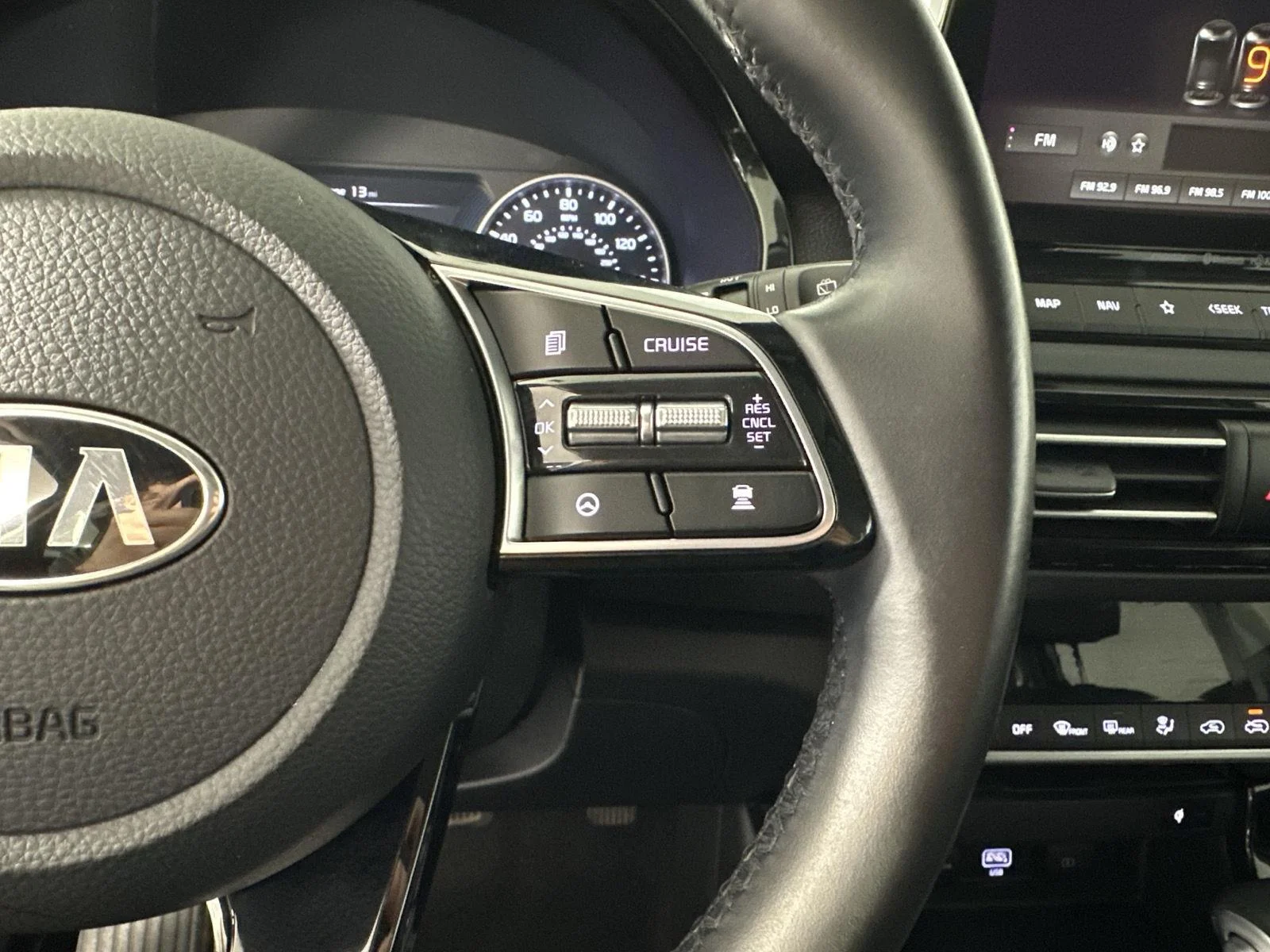 Used 2021 Snow White Pearl Kia SX Turbo image 13