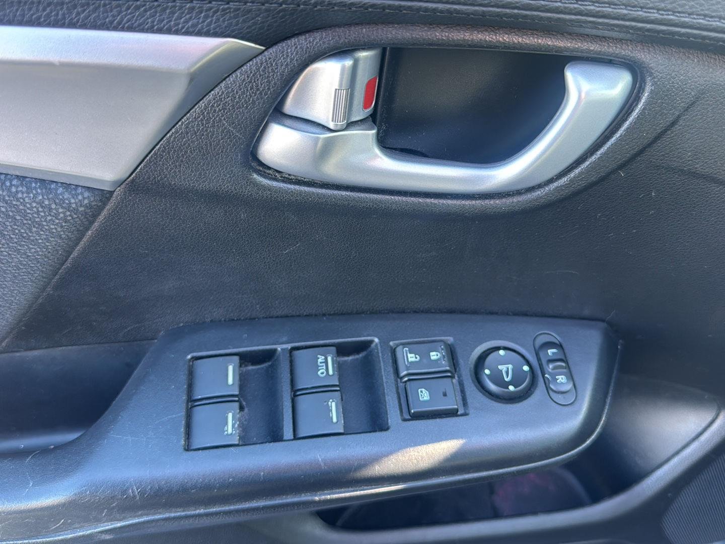 Used 2013  Honda EX image 12