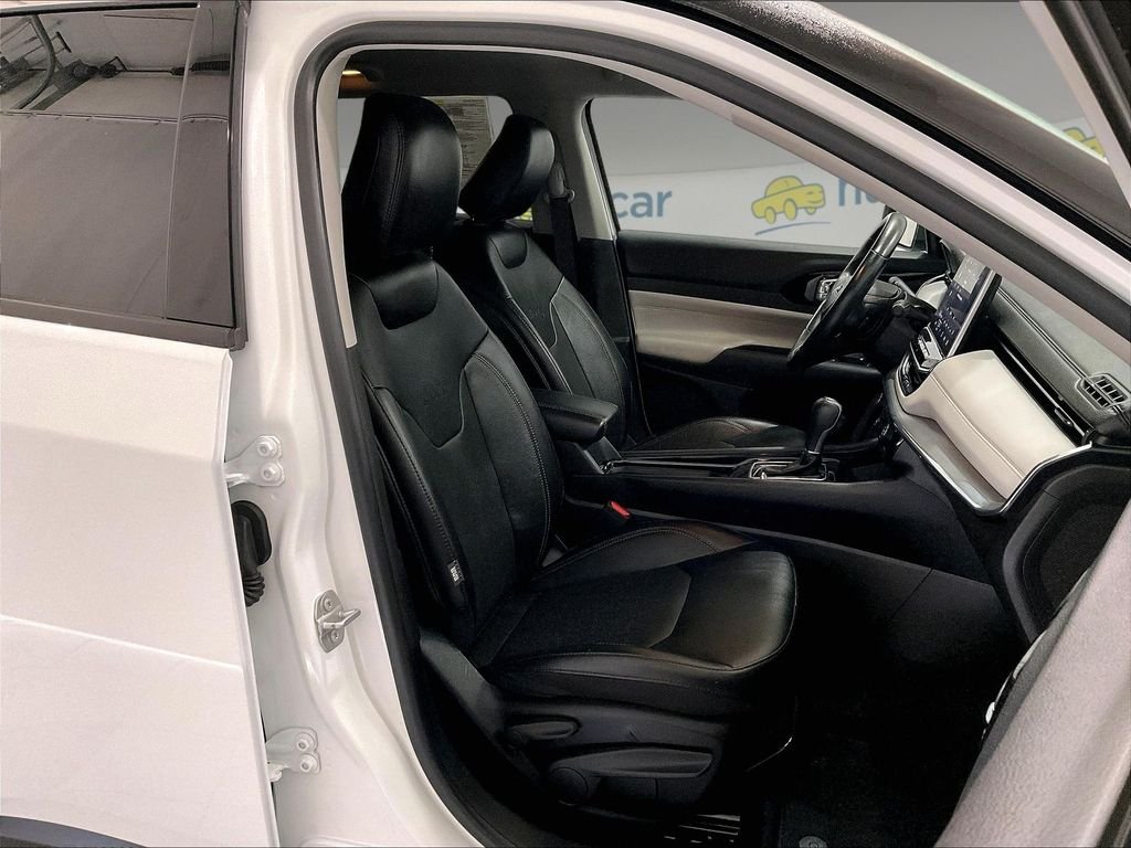 Used 2022 White Jeep Limited image 11