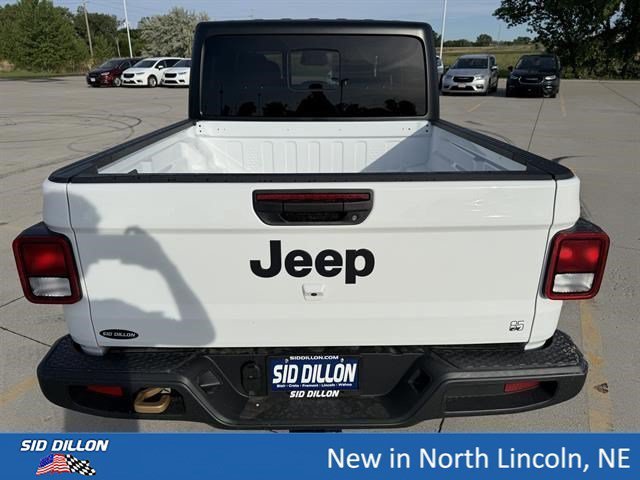 New 2026 Bright White Clear-Coat Exterior Paint Jeep 85th Anniversary Edition image 4