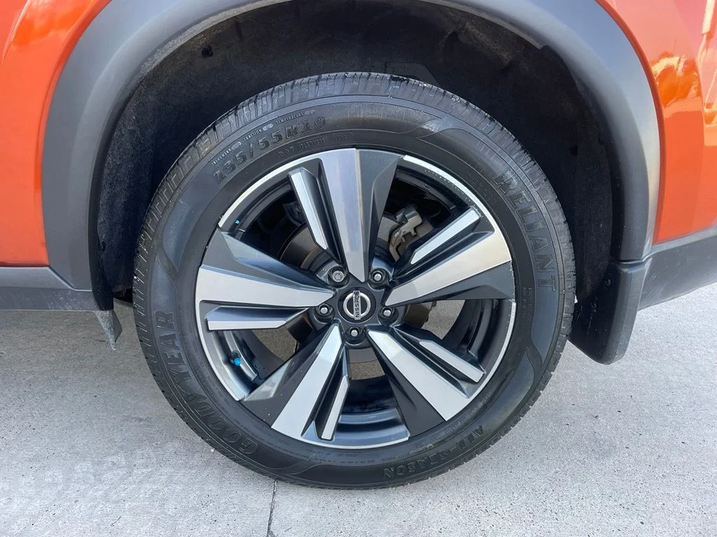 Certified Used 2021 Orange Nissan SL image 19