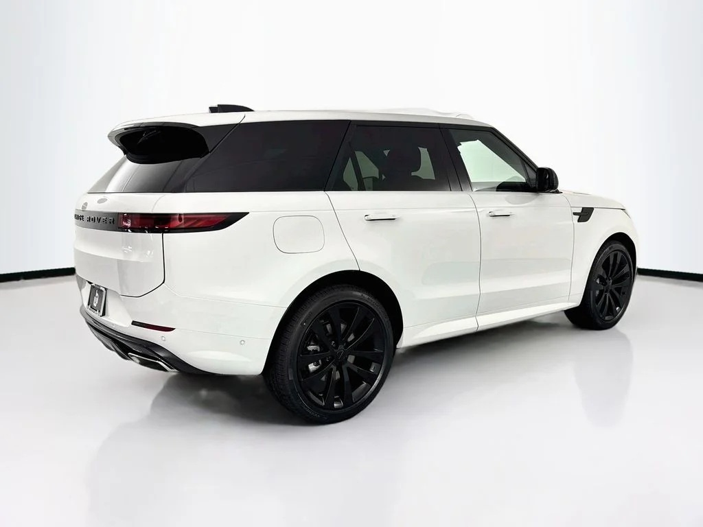 New 2026 Fuji White Land Rover Dynamic SE image 5