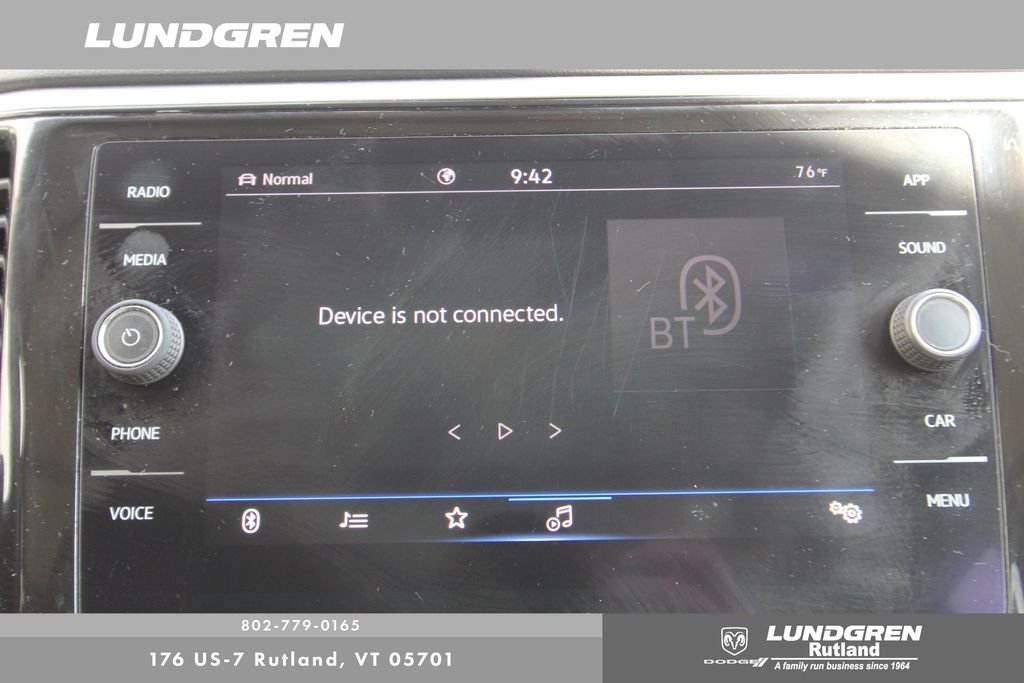 Used 2022 Black Volkswagen 3.6L V6 SE w/Technology image 34