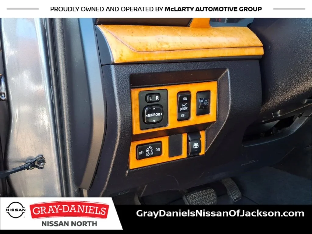 Used 2015 Gray Toyota SR5 image 12