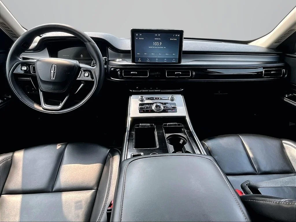 Used 2022 Red Lincoln Standard image 17