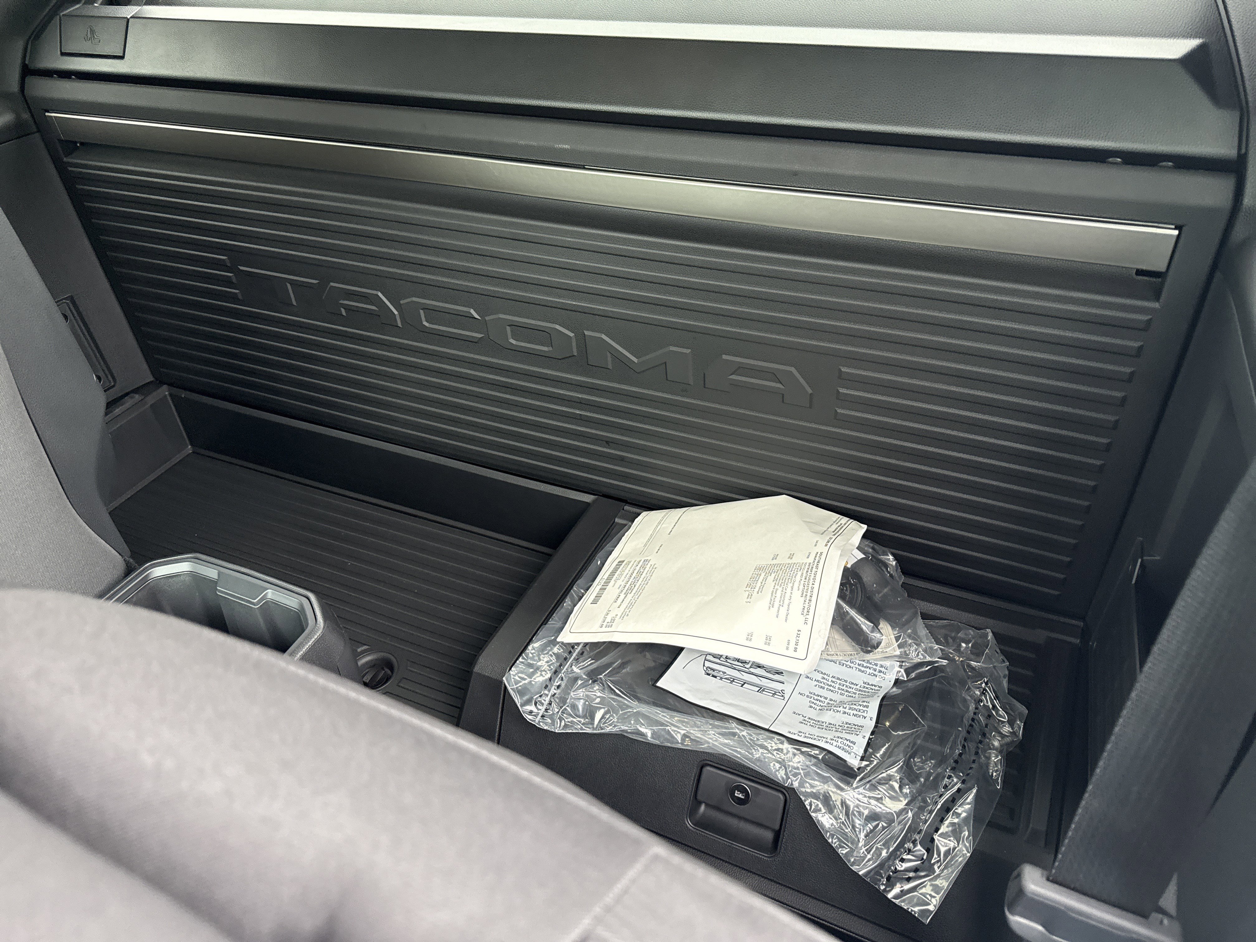 Used 2025  Toyota  image 23