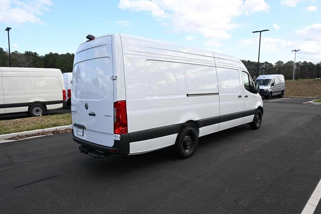 New 2026 Arctic White Mercedes-Benz Cargo 170 WB image 26