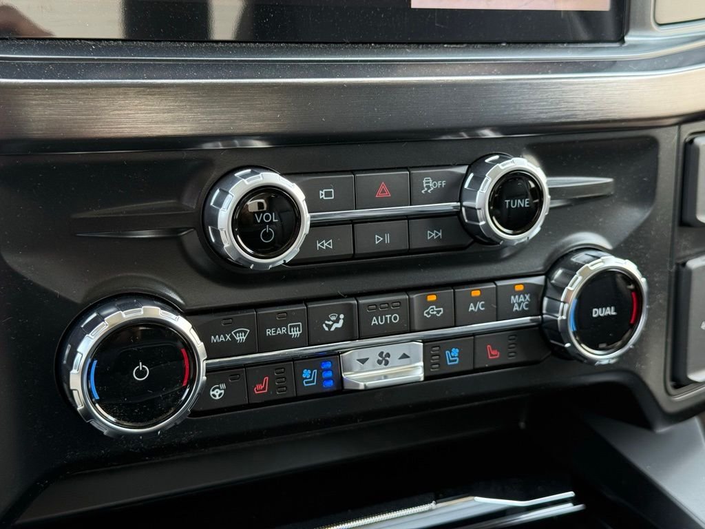 New 2026 Star White Metallic Tri-Coat Ford F-250® Lariat® image 11
